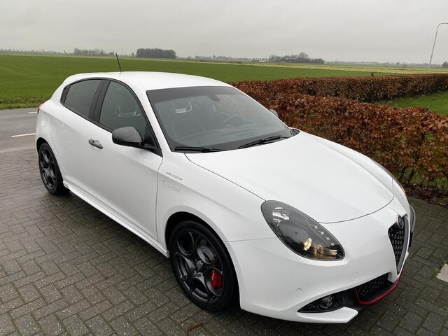 Alfa Romeo GIULIETTA 1.750 Turbo Veloce Sportstoelen, Xenon, 18 inch Topstaat!