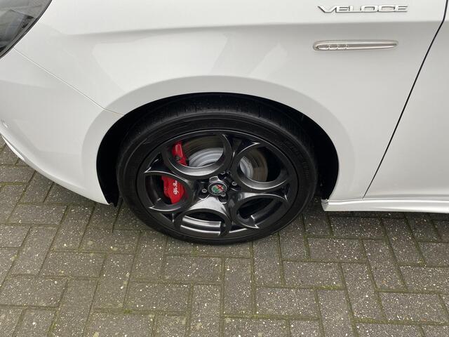 Alfa Romeo GIULIETTA 1.750 Turbo Veloce Sportstoelen, Xenon, 18 inch Topstaat!