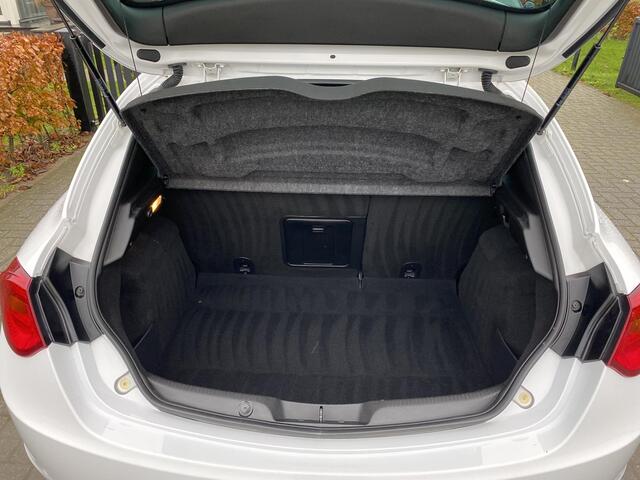 Alfa Romeo GIULIETTA 1.750 Turbo Veloce Sportstoelen, Xenon, 18 inch Topstaat!