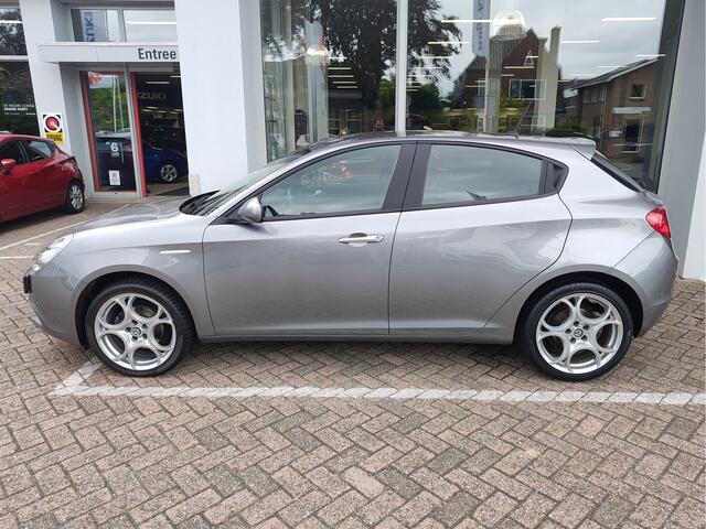 Alfa Romeo GIULIETTA 1.4 TURBO SUPER Nw. Distributieriem! | Reeds rijklaar! | Navi | Cruise