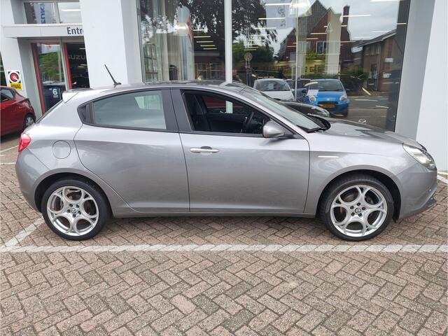 Alfa Romeo GIULIETTA 1.4 TURBO SUPER Nw. Distributieriem! | Reeds rijklaar! | Navi | Cruise