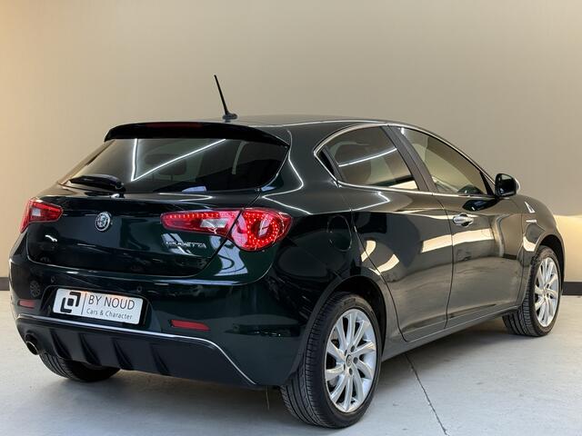 Alfa Romeo GIULIETTA 1.4 Turbo Super, 120Pk, 2019, 2de eigenaar, Volledige historie, Xenon koplampen, Parkeersensoren, DAB Radio, Navigatie, Cruise control, Stoelverwarming,