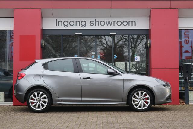 Alfa Romeo GIULIETTA 1.4 Turbo MultiAir Super | Origineel NL | Leder | Cruise Control | Navigatie | Airco |