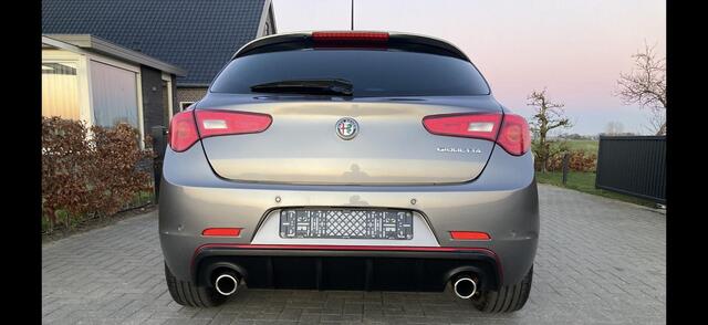 Alfa Romeo GIULIETTA 1.750 Turbo Veloce 40.866 KM !! Bose - Sportstoelen - Xenon