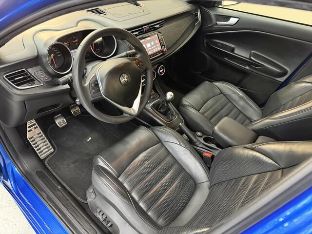 Alfa Romeo GIULIETTA 1.4 Turbo Super, 120Pk, 2018, 2de eigenaar, Volledig leder, Memory stoelen, Navigatie, Xenon koplampen, Stoelverwarming, Climate control, Stuurbediening,