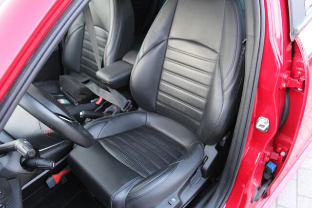 Alfa Romeo GIULIETTA 1.4 Turbo Sprint Leder-Clima-Cruise-Carplay-Camera-Trekhaak