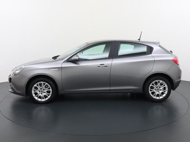 Alfa Romeo GIULIETTA 1.4 Turbo MultiAir Super | Navigatie | Lichtmetalen velgen | Te Financieren v.a. ¤176,- P/M |
