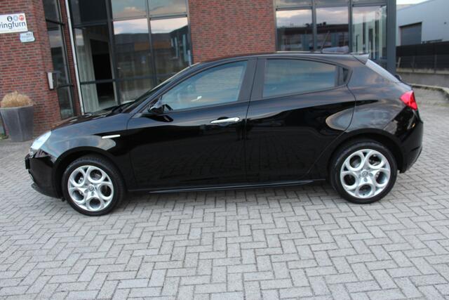 Alfa Romeo GIULIETTA 1.4 Turbo Clima-Cruise-Navi 28.000 KM !!