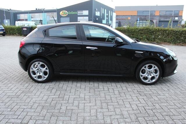 Alfa Romeo GIULIETTA 1.4 Turbo Clima-Cruise-Navi 28.000 KM !!