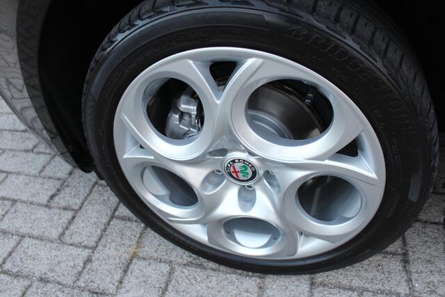 Alfa Romeo GIULIETTA 1.4 Turbo Clima-Cruise-Navi 28.000 KM !!