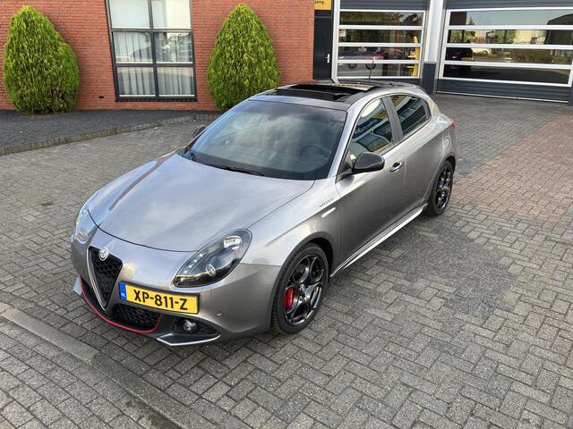 Alfa Romeo GIULIETTA 1.750 Turbo Veloce | Origineel Nederlands geleverd | Grigio Magnesio | Carbon Spoiler | Schuifdak |
