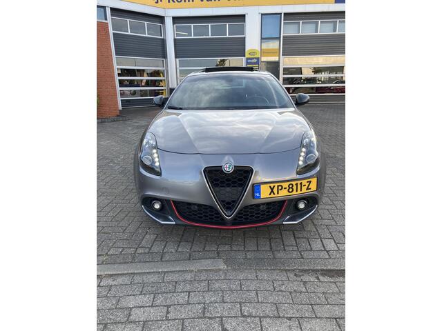 Alfa Romeo GIULIETTA 1.750 Turbo Veloce | Origineel Nederlands geleverd | Grigio Magnesio | Carbon Spoiler | Schuifdak |
