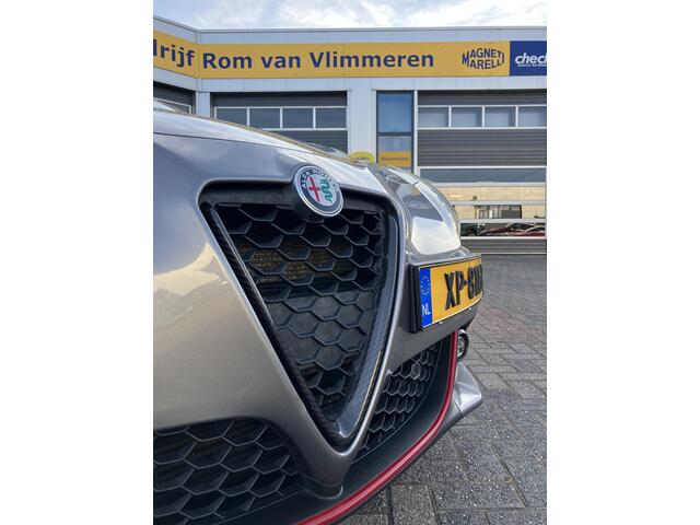 Alfa Romeo GIULIETTA 1.750 Turbo Veloce | Origineel Nederlands geleverd | Grigio Magnesio | Carbon Spoiler | Schuifdak |