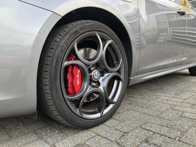 Alfa Romeo GIULIETTA 1.4 Turbo MultiAir Super | Rood lederen bekleding | Grigio Magnesio | Trekhaak |