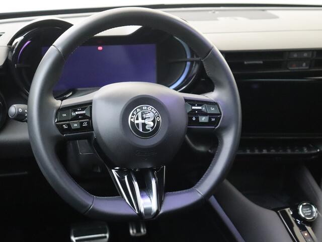 Alfa Romeo Junior Elettrica Speciale 54 kWh OPEN DAK !!!