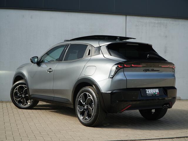 Alfa Romeo Junior 1.2 Turbo 136 PK Ibrida | Pano Dak | Navi | Carplay | 18"