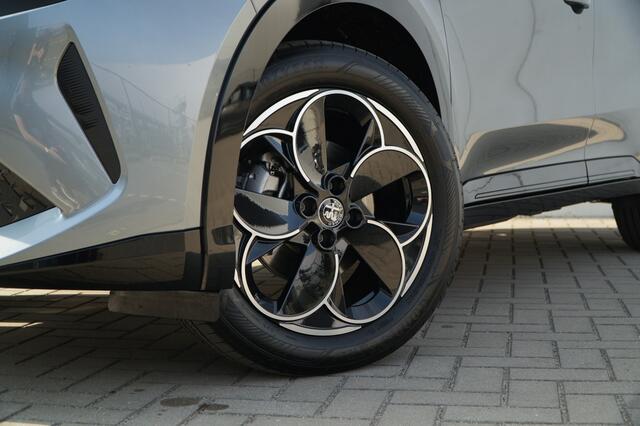 Alfa Romeo Junior 1.2 Turbo 136 PK Ibrida | Pano Dak | Navi | Carplay | 18"