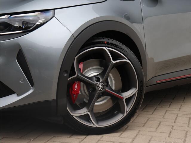 Alfa Romeo Junior Veloce 54 kWh 280 PK | Sport Pack | Techno Pack | 20"