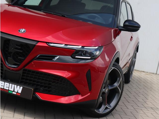 Alfa Romeo Junior Veloce 54 kWh 280 PK | Techno Pack | 20"