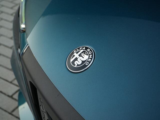 Alfa Romeo Junior 1.2 Turbo 136 PK Ibrida Speciale | Techno | Direct Leverbaar