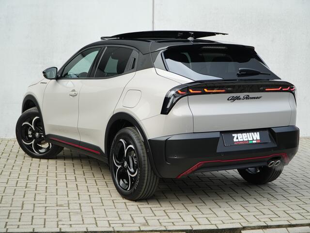 Alfa Romeo Junior 1.2 Turbo 136 PK Ibrida Speciale | Techno | Pano | Direct Leverb