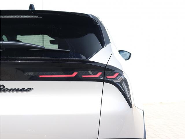 Alfa Romeo Junior 1.2 Turbo 136 PK Ibrida Speciale | Techno | Direct Leverbaar