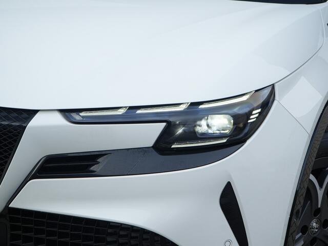 Alfa Romeo Junior 1.2 Turbo Ibrida 145 PK Sport Speciale | Pano | Techno | 18"