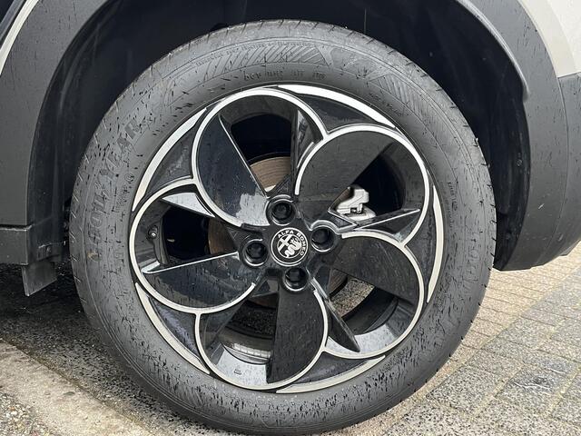 Alfa Romeo Junior Elettrica 54 kWh 15.000KM!! | FABRIEKSGARANTIE | APPLE CARPLAY| ANDROID AUTO| UNIEKE KLEUR! | ADAPTIVE CRUISE CONTROL|