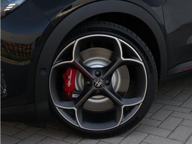 Alfa Romeo Junior Veloce 54 kWh 280 PK | Sport Pack | Techno Pack | 20"