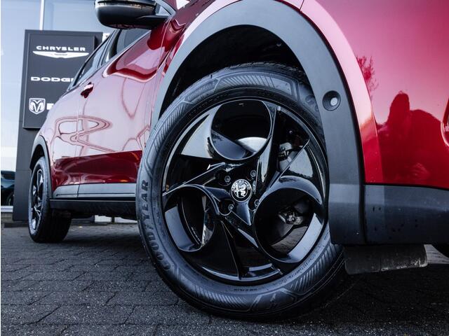 Alfa Romeo Junior 1.2 Turbo Hybrid Ibrida Speciale