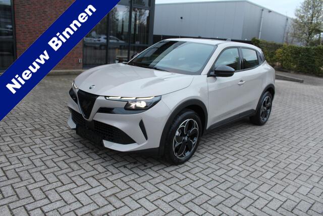 Alfa Romeo Junior Elettrica 54 kWh Clima-Cruise-Keyless-Carplay