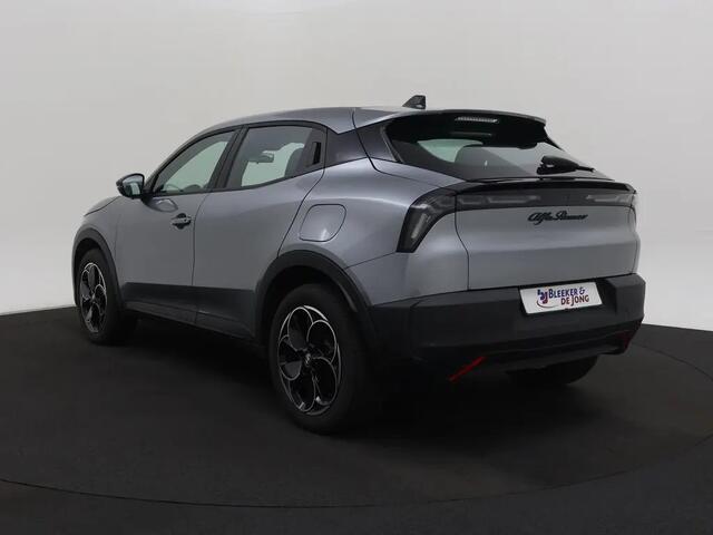 Alfa Romeo Junior Elettrica Speciale 54 kWh | ACC | Clima | LED 05-2025 10.537 KM