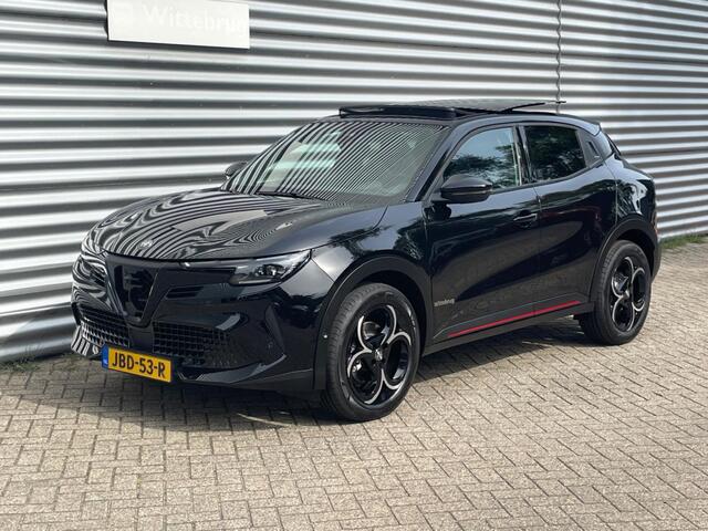 Alfa Romeo Junior 1.2 Turbo Hybrid Ibrida Q4 Sportpack | Techno Pakket | Schuif/kanteldak