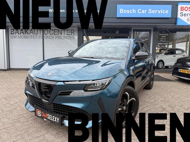 Alfa Romeo Junior 1.2 T Hybrid Speciale | 360 | 18" | Navi