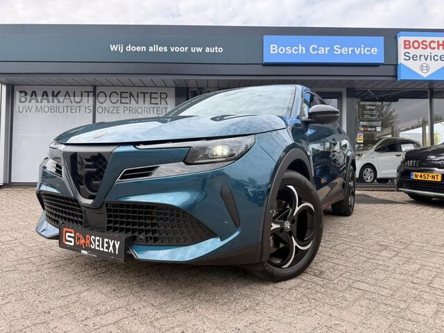 Alfa Romeo Junior 1.2 T Hybrid Speciale | 360 | 18" | Navi