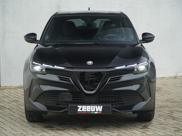 Alfa Romeo Junior 1.2 Turbo 136 PK Ibrida Speciale | Techno | Camera | Navi | 18"