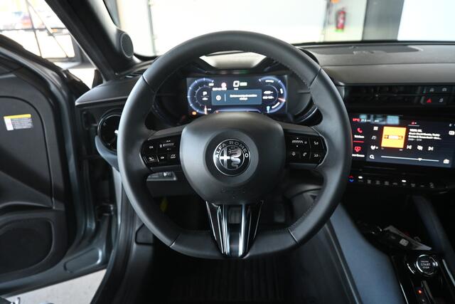 Alfa Romeo Junior Elettrica 54 kWh Fabrieksgarantie Clima Adaptief Carplay LED Virtual Cockpit Inruil Mogelijk!