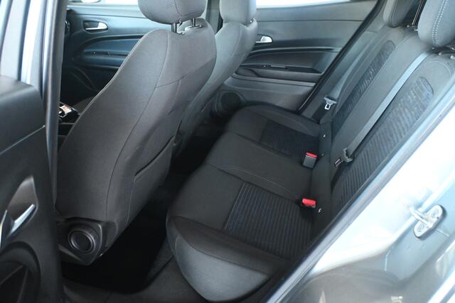 Alfa Romeo Junior Elettrica 54 kWh Fabrieksgarantie Clima Adaptief Carplay LED Virtual Cockpit Inruil Mogelijk!