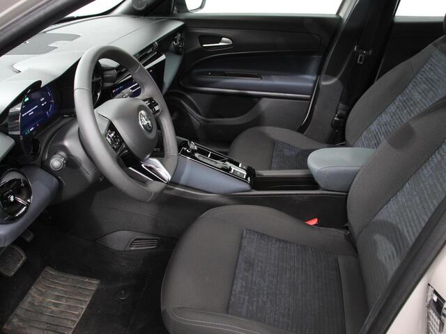 Alfa Romeo Junior Elettrica Automaat 156PK Adaptieve Cruise Control LMV 18 inch Full Led Matrix Parkeer senoren Navigatie Apple Carplay / Android auto Climate Control