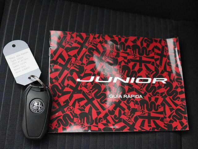 Alfa Romeo Junior 1.2 Turbo Hybrid Ibrida | Apple Carplay | Airco | LED | ACC!