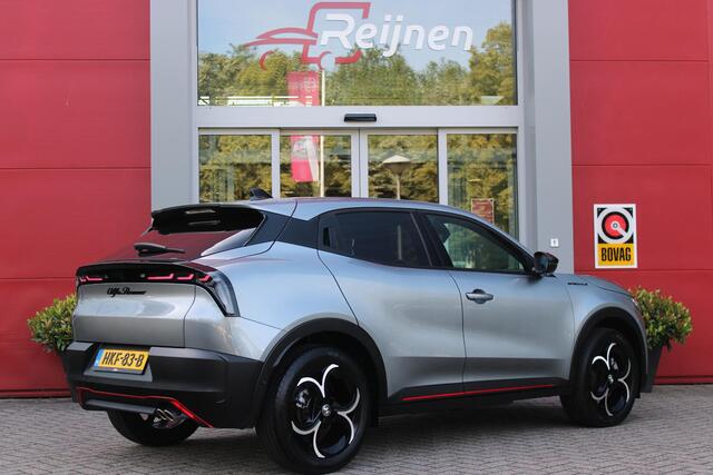 Alfa Romeo Junior 1.2 Turbo 145PK Hybrid IBRIDA SPECIALE | TECHNO PACK: LEX MATRIX KOPLAMPEN/AUTOMATISCH DIMMENDE BINNENSPIEGEL/DRAADLOZE TELEFOONLADER/DODEHOEK DETECTIE/ELEKTRISCH BEDIENBARE ACHTERKLEP/KEYLESS ENTRY EN START/ADAPTIVE CRUISE CONTROL/ACHTERUITRIJ CAMERA | V