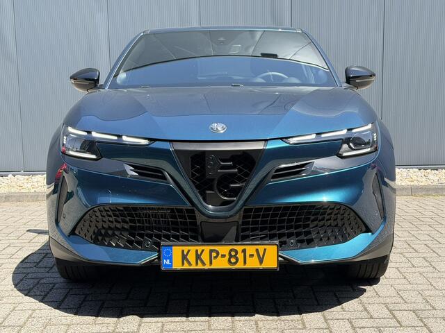 Alfa Romeo Junior 1.2 Turbo Hybrid Ibrida Speciale | Automaat | Pack techno | Stoelverwarming | Electrische kofferklep | Camera achter | Apple Carplay/Android auto