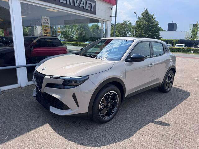 Alfa Romeo Junior Elettrica 54 kWh