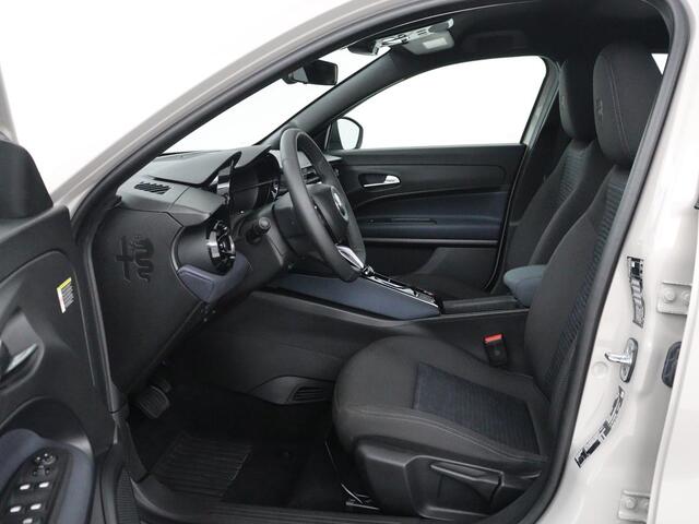 Alfa Romeo Junior Elettrica 54 kWh | SOH 97,3% | Adaptive cruise | Carplay | Full LED | Parkeerhulp | Climate control | Digital Cockpit | 18'' velgen | Keyless start