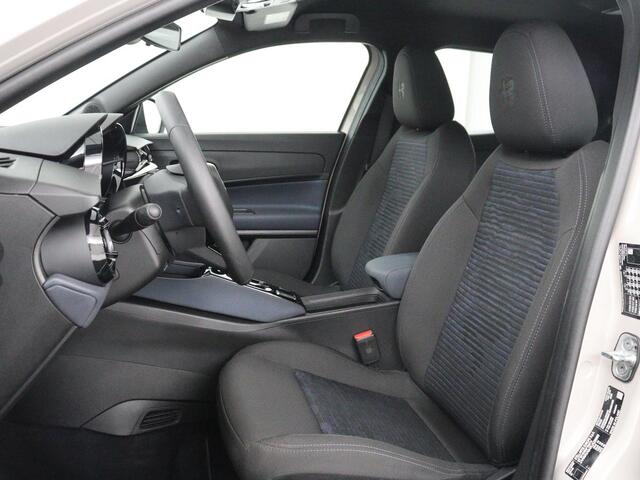 Alfa Romeo Junior Elettrica 54 kWh | SOH 97,3% | Adaptive cruise | Carplay | Full LED | Parkeerhulp | Climate control | Digital Cockpit | 18'' velgen | Keyless start