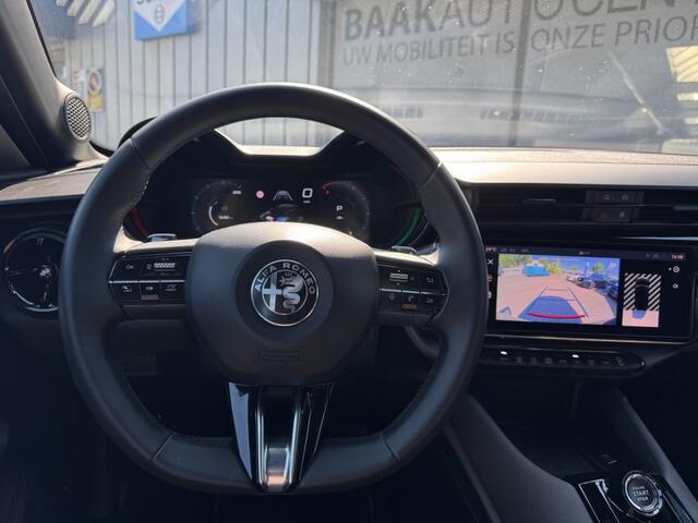 Alfa Romeo Junior 1.2 T Hybrid Ibrida Speciale | Pack Techno | Stoelverwarming