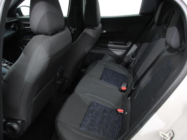 Alfa Romeo Junior Elettrica Automaat 156PK Adaptieve Cruise Control LMV 18 inch Full Led Matrix Parkeer sensoren Navigatie Apple Carplay / Android auto Climate Control