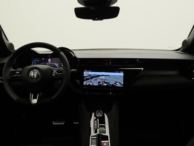 Alfa Romeo Junior 1.2 Turbo Hybrid Ibrida Sport Speciale | Panoramadak | Voorraadvoordeel | Tot 8 jaar garantie|