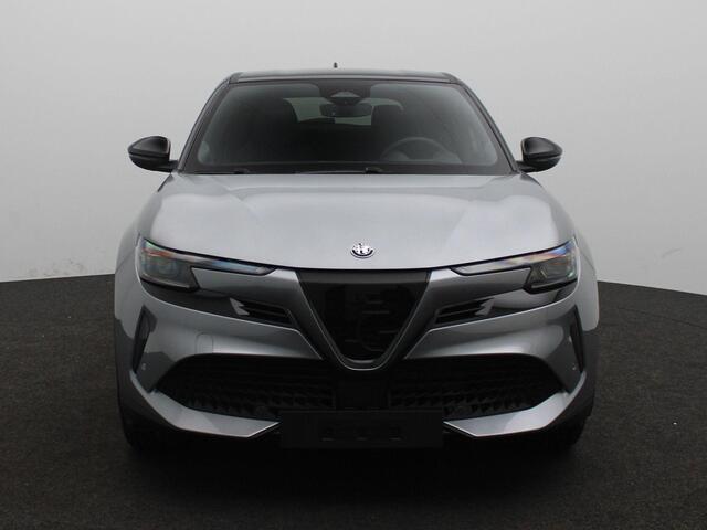 Alfa Romeo Junior Elettrica Speciale 54 kWh | Tech Pack | Winterpakket | Led Matrix verlichting| DEMO