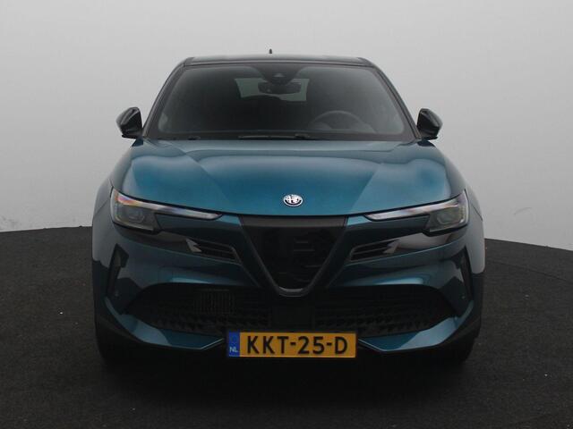 Alfa Romeo Junior 1.2 Turbo Hybrid Ibrida Speciale | Stoelmassage | | Navigatie | Camera |